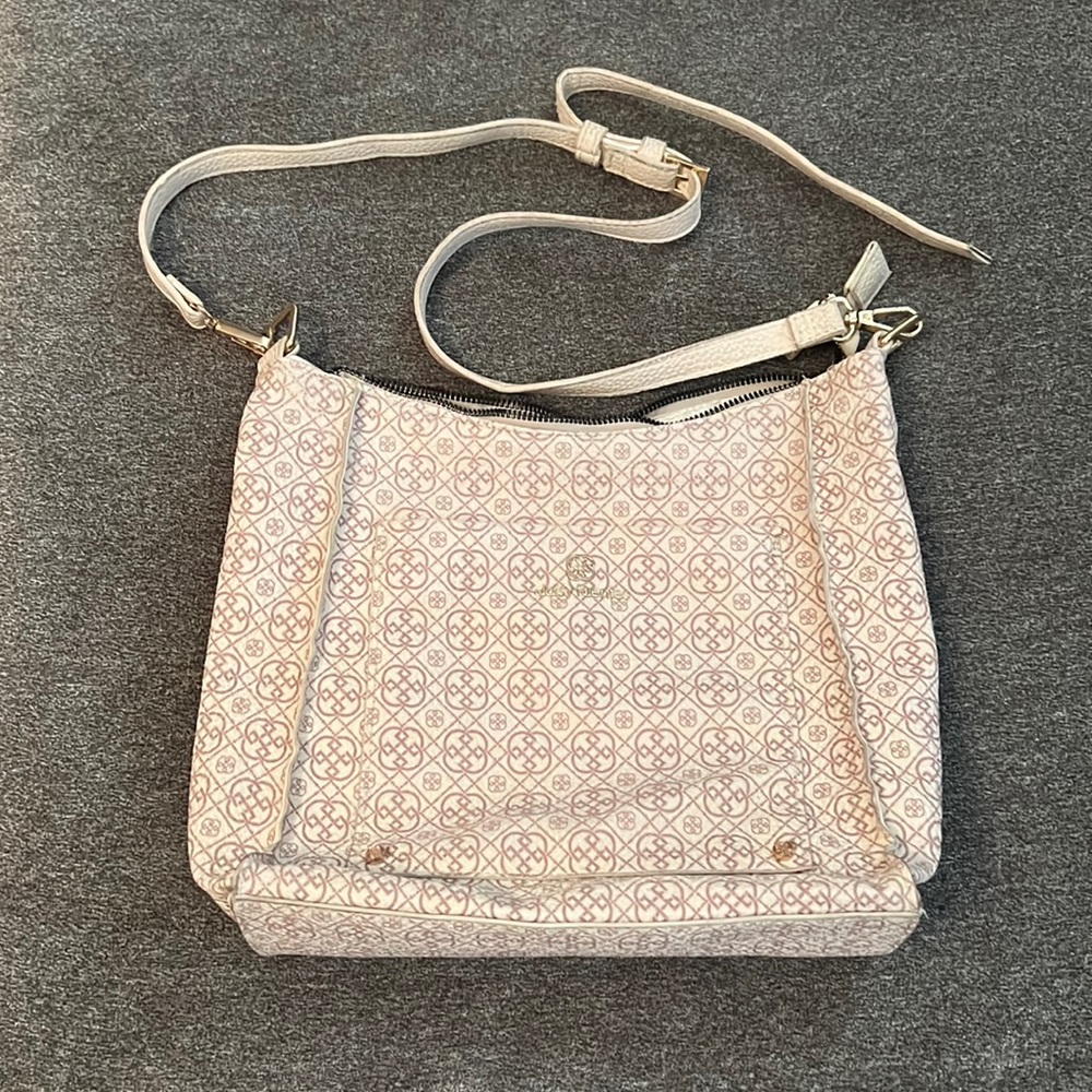 Daisy Fuentes Crossbody/Shoulder Purse